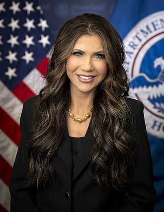 Kristi Noem headshot